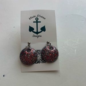 Red/silver resin glitter dangle earrings (1636)